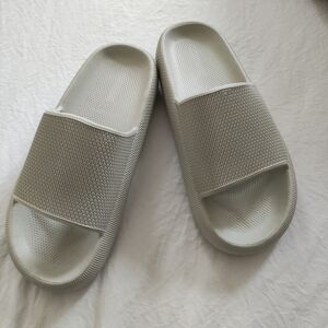 Light Green Slide Sandals - Size 10